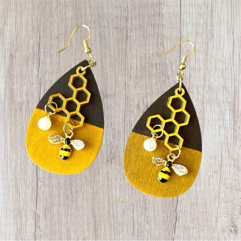 Handmade Honey Bee Teardrop Earrings – Honeycomb & Bee Charm Statement Jewelry